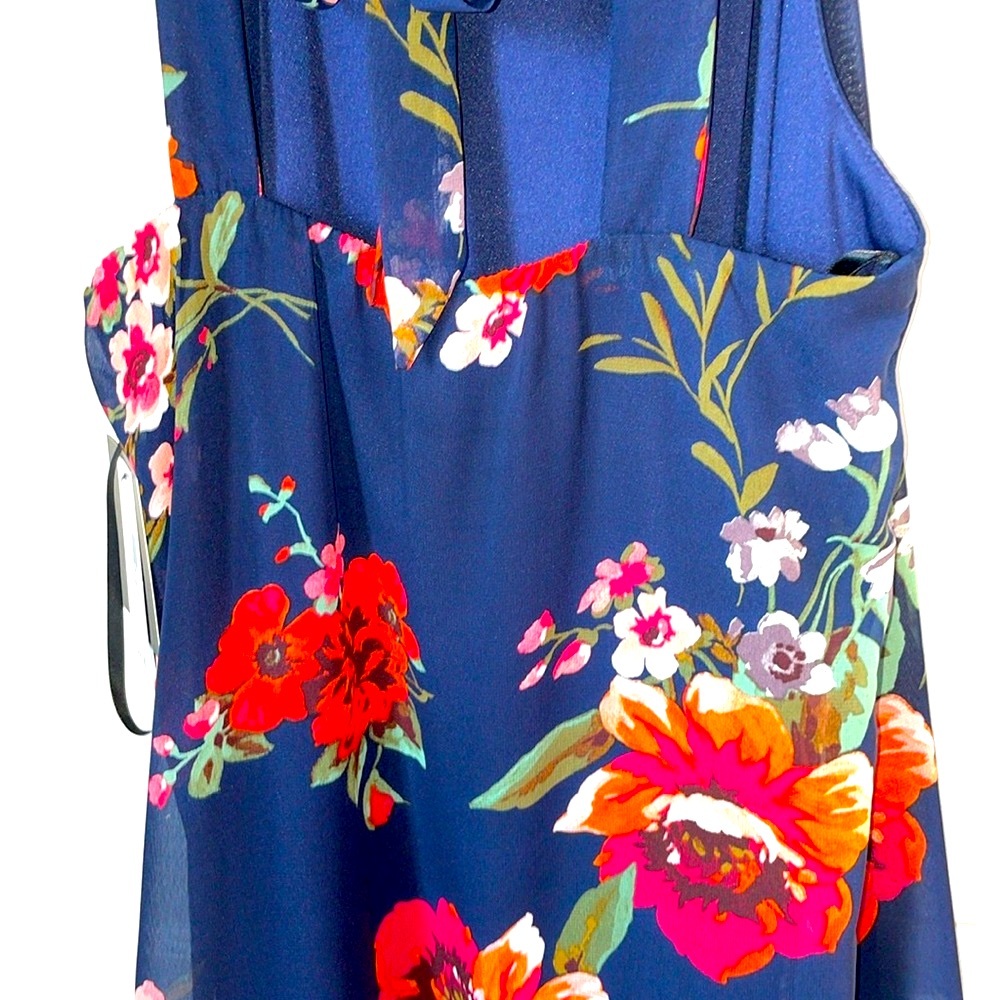 Floral Halter Dress - Picture 14 of 15